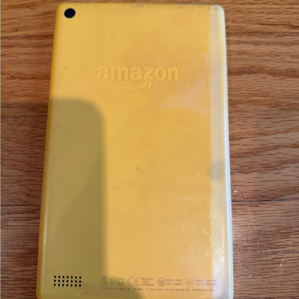 Amazon Fire Tablet - yellow - Picture 2 of 2
